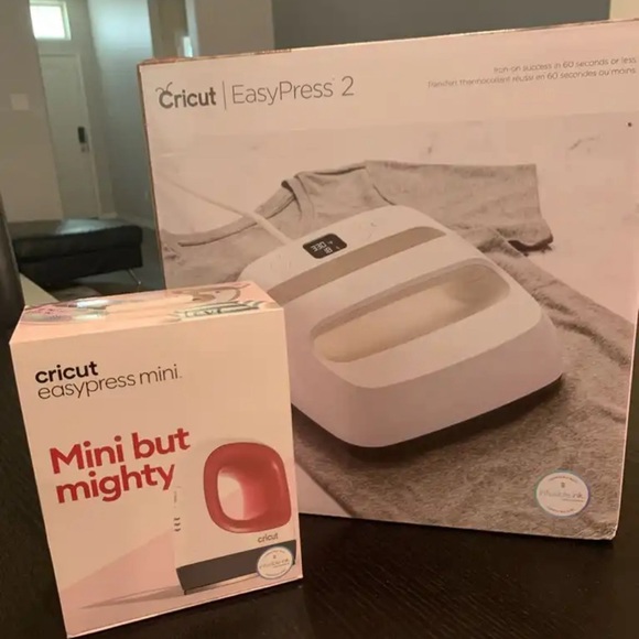 Cricut EasyPress 2 and EasyPress mini bundle - Picture 2 of 2